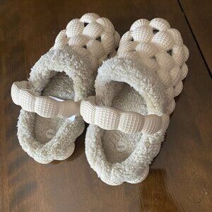 Américan Exchange Comfort Bubble Slide Slippers Chunky Slippers Warm SZ 8 Khaki